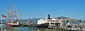 Historische Schiffe am Hyde Street Pier, San Francisco Maritime National Historical Park