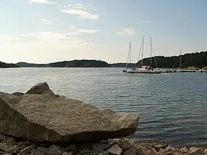 Der Sannäsfjord von Sannäs aus gesehen