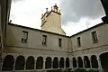 Abtei St-Génis-des-Fontaines, Kreuzganghof