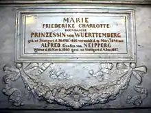 Inschriftentafel des Sarkophags.