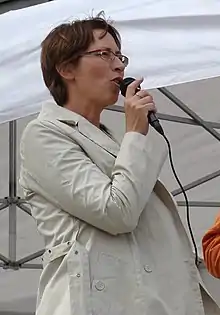 Europameisttitel für Sari Essayah, Weltmeisterin von 1993 und Vizeweltmeisterin von 1991 (hier als Politikerin im Jahr 2009)