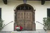 Geschnitzte Haustür