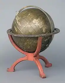 Schöner, Johann, Erdglobus mit Holzgestell, um 1515, Holz, Pappmaché