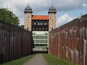 Schachtschleuse Henrichenburg mit trockengelegter Schleusenkammer