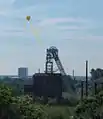 Schachtzeichen über der Zeche Sterkrade und ihrem Förderturm Mai 2010