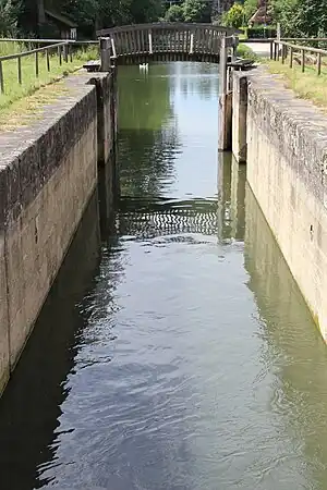 Leere Schleusenkammer der Schleuse 33