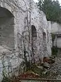 Außenmauer hinter der Musikschule
