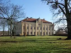 Schloss Nennhausen vom Park