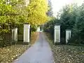 Einfahrt zu Schloss Rufling