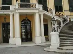 Freitreppe Ehrenhof; Stufen Kaiserstein