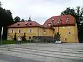 Wohn- und Haupttrakt