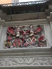 Wappen am Eingang