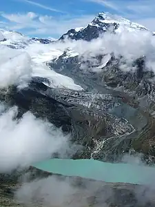 Schwarzberggletscher von Osten, rechts das Strahlhorn