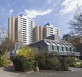 Waldshuter Zeile, Hochhäuser von Dieter Fischbach