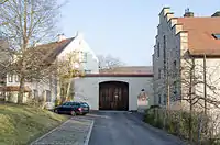 Einfahrt zum Gut Deutschhof …