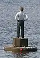 Schwimmende Figur auf der Außenalster von Stephan Balkenhol