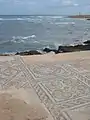Bis an die Bäder von Sabratha vor­geschobene Meeresküste