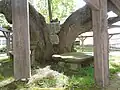 Dorflinde mit Gerichtsstein in Sebbeterode