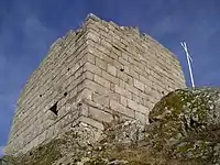 Die Turmruine von Sermur