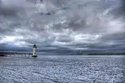 Der Mündungstrichter des Shannon bei Tarbert westlich von Limerick mit dem Tarbert Island Leuchtturm