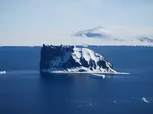 Sims Island im Carroll Inlet