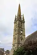 Turm der Pfarrkirche von Sizun