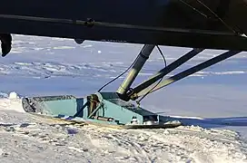 Antonow An-2 mit Fahrwerkskufen