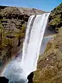 Der größte und letzte Wasserfall Skógafoss im Flusslauf des Skóga.