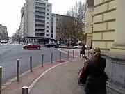 Typische Radwegführung. Vor der Abmarkierung war auch auf diesem Abschnitt Radfahren verboten