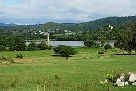 Umgebung mit San Antonio-Stausee