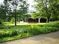 Blick vom Blomberg in den Kurparkbereich an der Martinsquelle mit dem neuen Gradierwerk