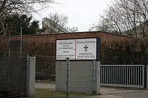 Einfahrt zum Spee-Kolleg