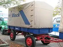 Zweiachsiger Gelenkdeichselanhänger (auflaufgebremst an einer Achse/Lkw)