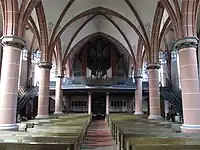 Blick zur Orgelempore