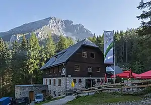 Rohrauerhaus, im Hintergrund der Große Pyhrgas