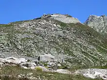 Fort Stöckli mit Panzerturm des AW Gütsch (Vordergrund)