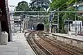 Südkopf des Bahnhofs Saint-Cloud – links vor dem Tunnelportal das 1963 stillgelegte alte Empfangsgebäude