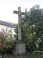 Kruzifix vor der Kirche
