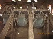 Glockengeläut im Turm der Kirche