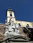 Skulptur „Mutter Baar“ vor St. Johann