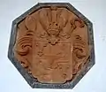 Wappentafel im Inneren