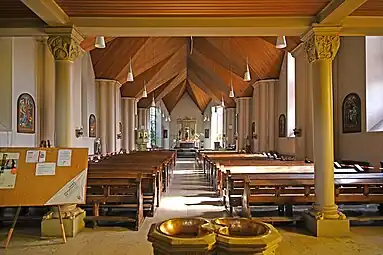 Innenraum mit Blick zum Altar