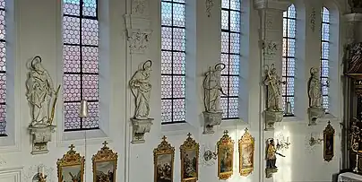 Apostelstatuen