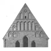 Chorgiebel, frühgotisch,Fensterbögen aus Backstein,1891 durch Sandstein ersetzt