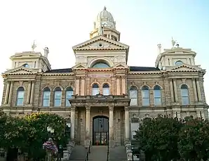 Belmont County Courthouse im historischen Distrikt von St. Clairsville, seit 1994 im NRHP gelistet