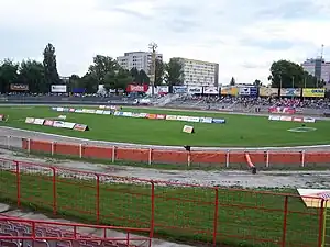 Das Stadion vor einem Speedway Rennen.