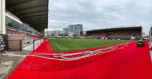 Blick von der Ostseite in das Edmond-Machtens-Stadion im September 2022