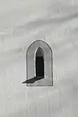 Spitzbogenfenster im Turmunterbau