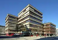 Stadtbibliothek (erbaut 1979), Blick von der Leonhard-Tietz-Straße
