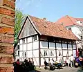 Das Café ist nur 64 m² klein, entsprechend wird bei schönem Wetter der Museumshof genutzt.